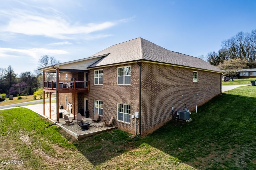 Photo of 1439 Hillvale Rd, Louisville, TN 37777 (MLS # 1222620)