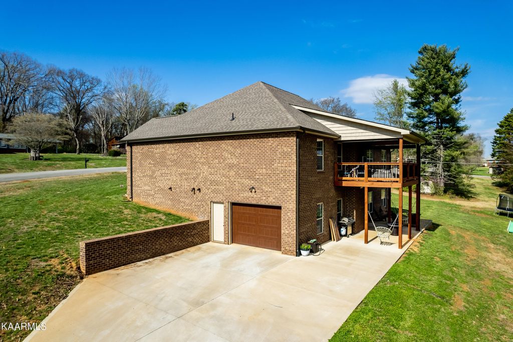 Photo of 1439 Hillvale Rd, Louisville, TN 37777 (MLS # 1222620)