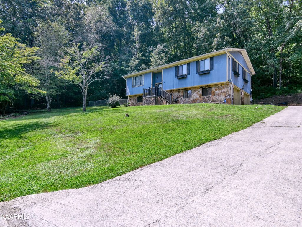 Photo of 660 Hen Valley Rd, Oliver Springs, TN 37840 (MLS # 1237545)