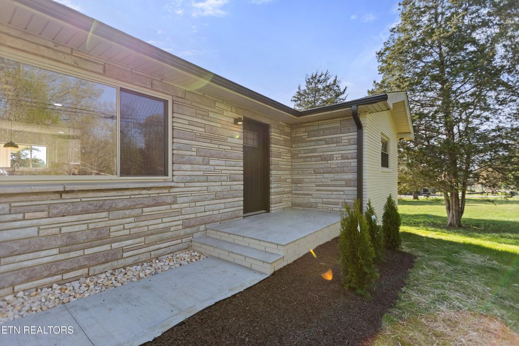 Photo of 5911 roberts Rd, Corryton, TN 37721 (MLS # 1298061)