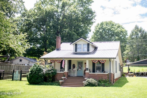 Photo of 1311 N Main St, Sweetwater, TN 37874 (MLS # 1348582)