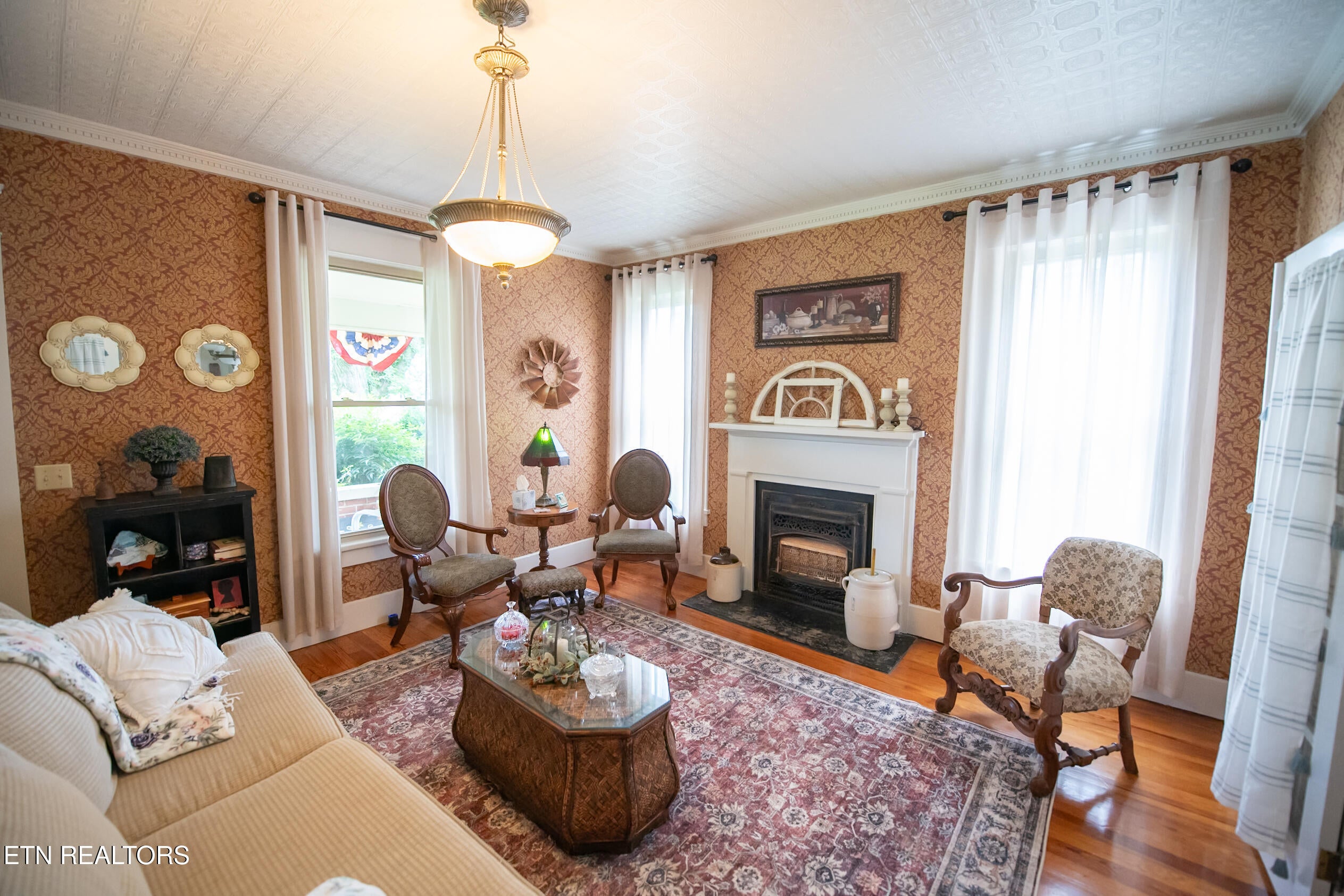 1311 N Main St