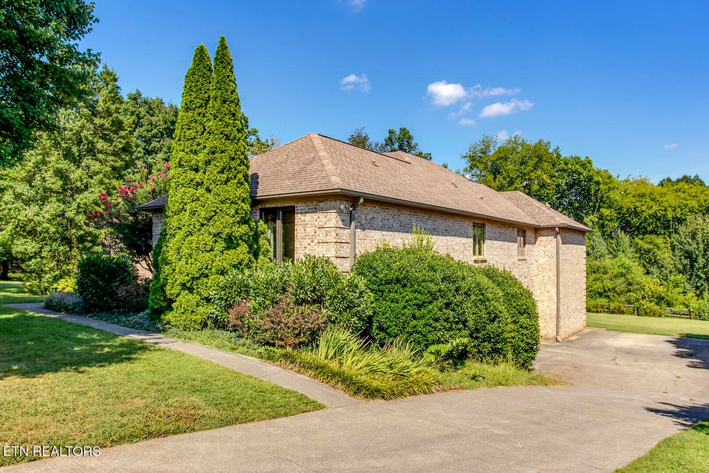Photo of 318 Mapletree Drive, Knoxville, TN 37934 (MLS # 1354689)
