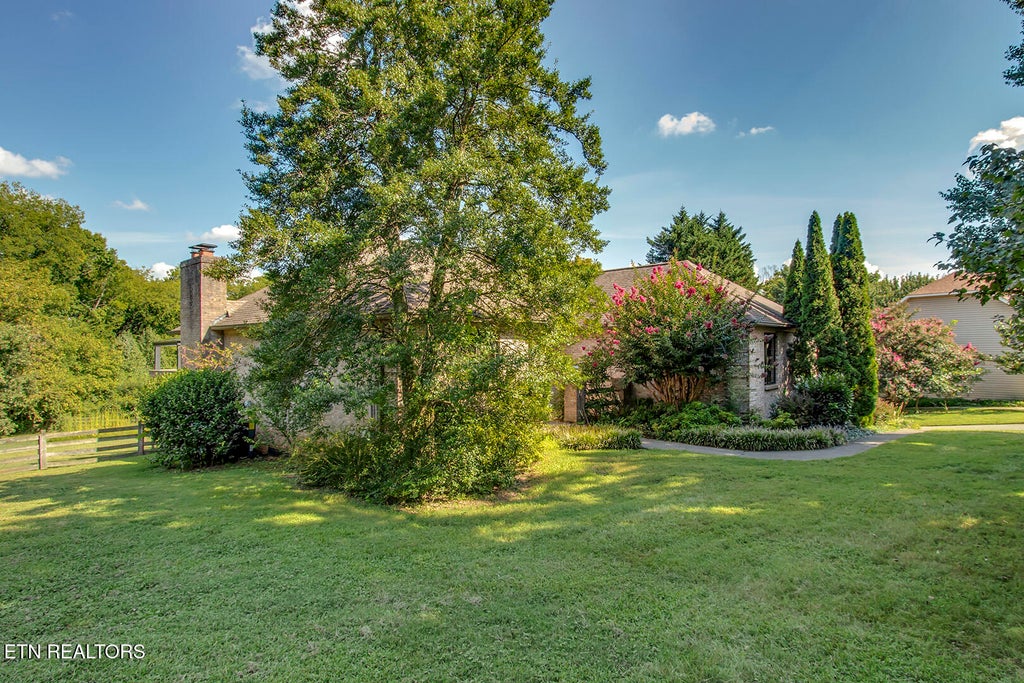 Photo of 318 Mapletree Drive, Knoxville, TN 37934 (MLS # 1354689)