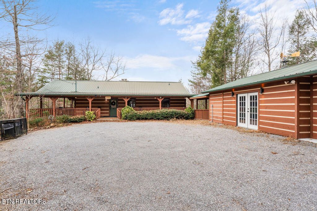Photo of 3859 Warden Branch Lane, Gatlinburg, TN 37738 (MLS # 1324633)