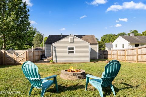 Tiny photo for 2211 Peachtree St, Knoxville, TN 37920 (MLS # 1340791)