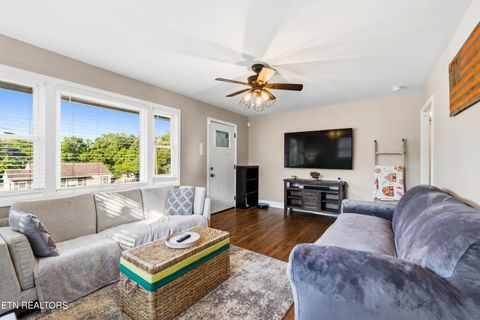 Tiny photo for 2211 Peachtree St, Knoxville, TN 37920 (MLS # 1340791)