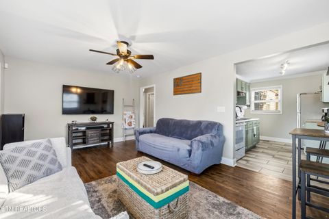 Tiny photo for 2211 Peachtree St, Knoxville, TN 37920 (MLS # 1340791)