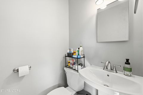 Tiny photo for 2211 Peachtree St, Knoxville, TN 37920 (MLS # 1340791)