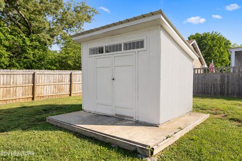 Tiny photo for 2211 Peachtree St, Knoxville, TN 37920 (MLS # 1340791)