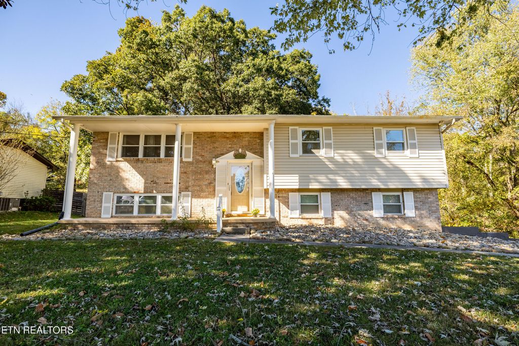 Photo of 11909 Midhurst Drive, Knoxville, TN 37934 (MLS # 1319614)