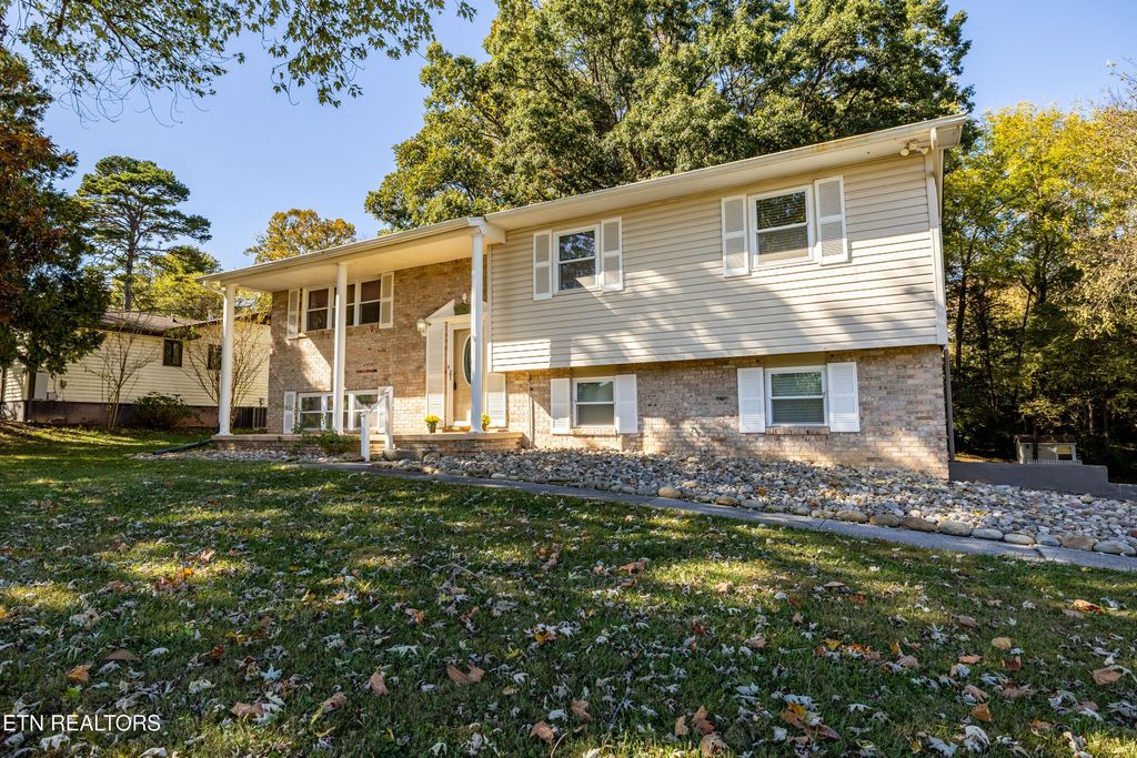 Photo of 11909 Midhurst Drive, Knoxville, TN 37934 (MLS # 1319614)
