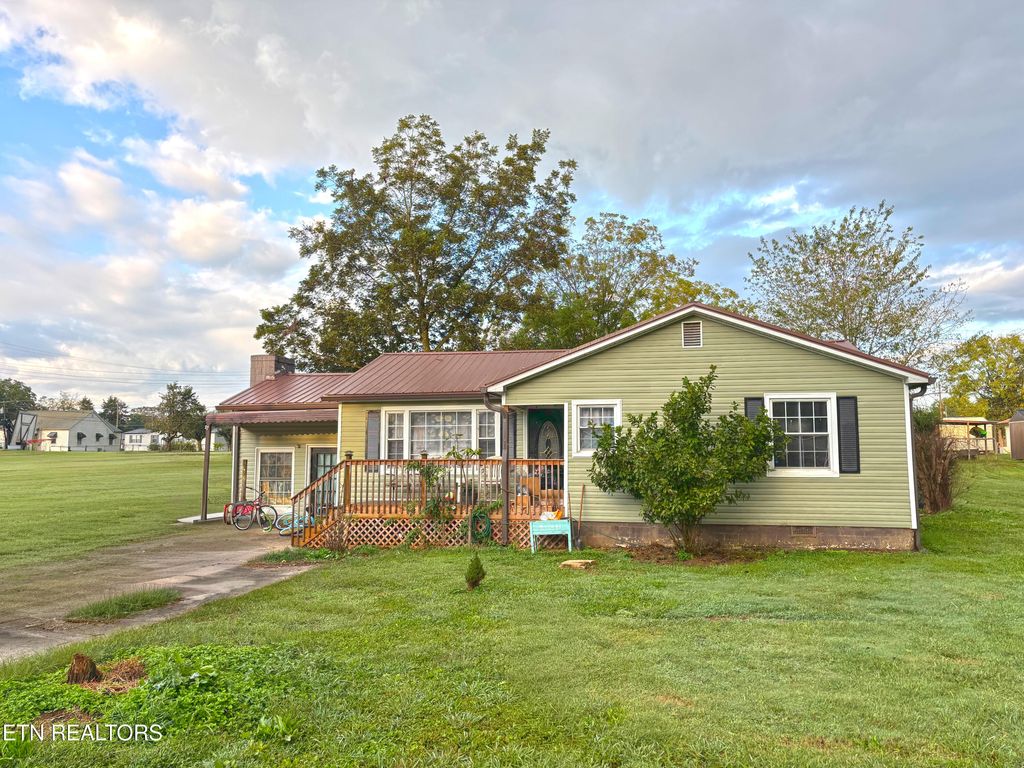 Photo of 111 Sunset Ave, Englewood, TN 37329 (MLS # 1316617)