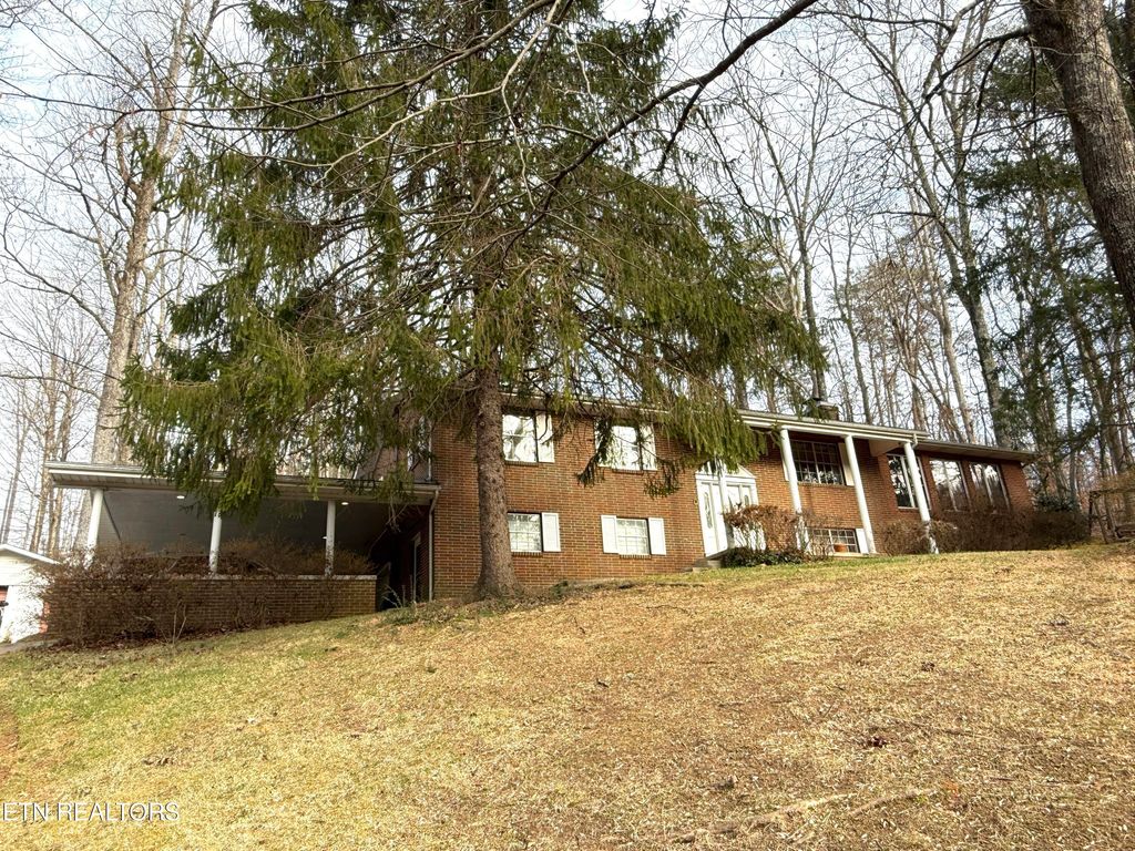 Photo of 157 Ivanhoe Rd, Clinton, TN 37716 (MLS # 1331330)
