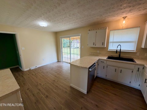 Tiny photo for 151 Jaynes Rd, Tazewell, TN 37879 (MLS # 1359782)