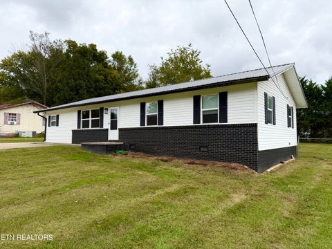 Tiny photo for 151 Jaynes Rd, Tazewell, TN 37879 (MLS # 1359782)