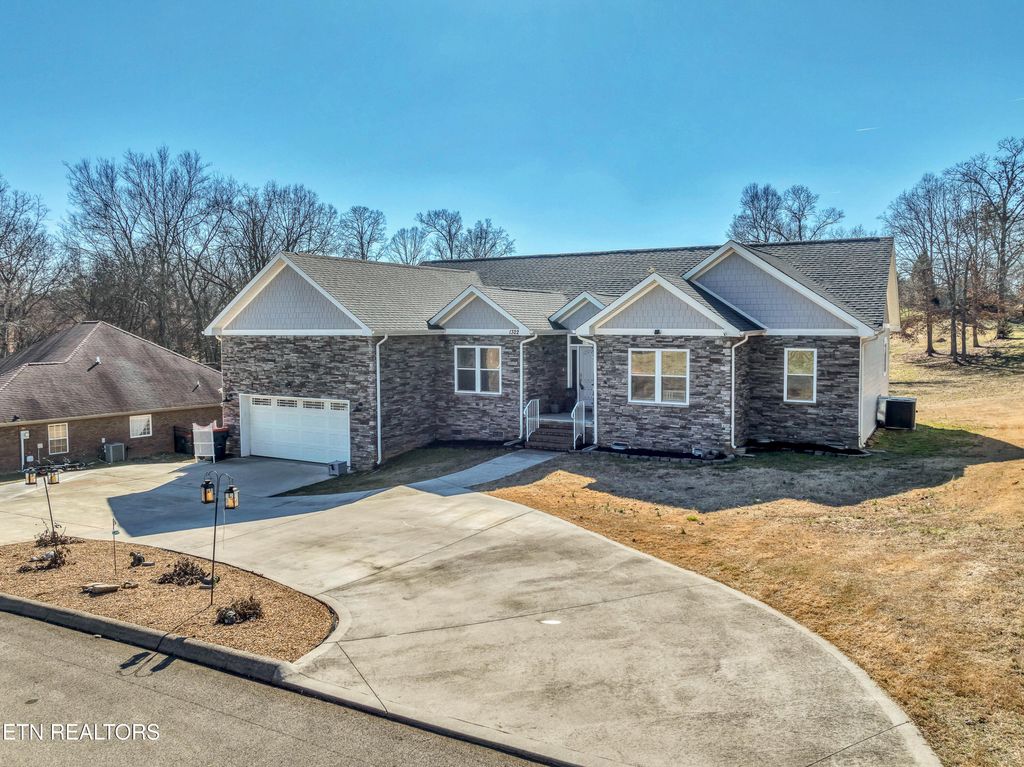 Photo of 1322 Houston Springs Rd, Greenback, TN 37742 (MLS # 1329639)