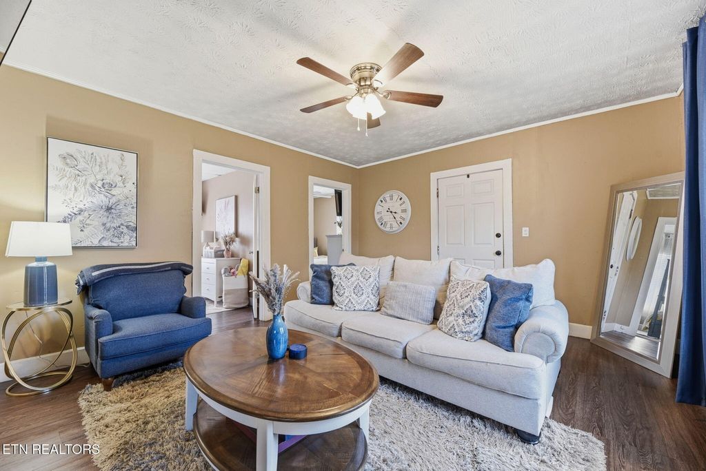 Photo of 124 E Franklin St, Alcoa, TN 37701 (MLS # 1333317)