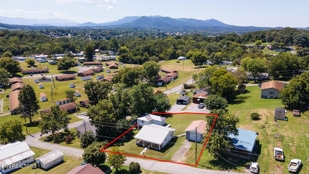 Photo of 213 Front St, Newport, TN 37821 (MLS # 1323883)