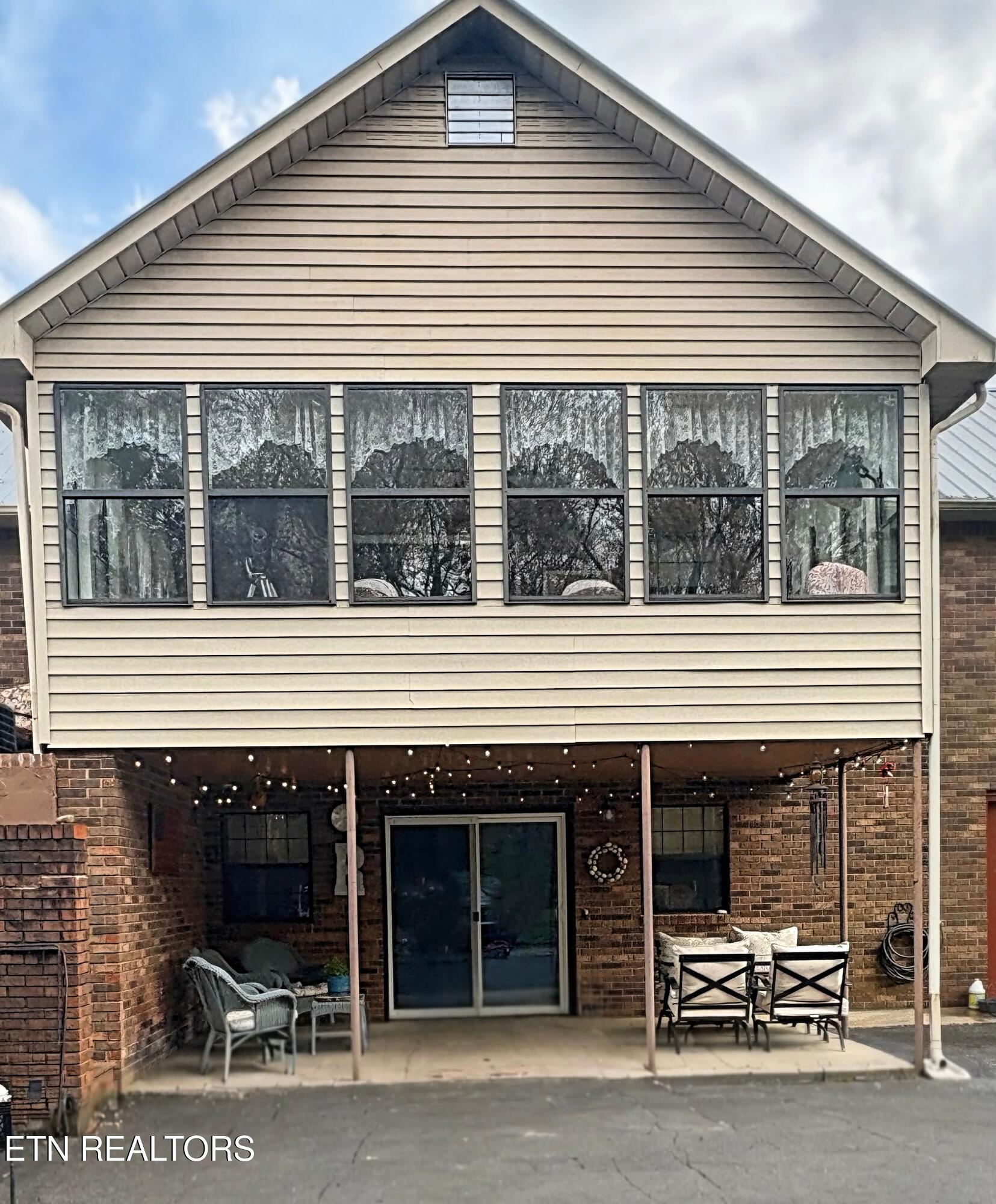 3251 Rugby Pike