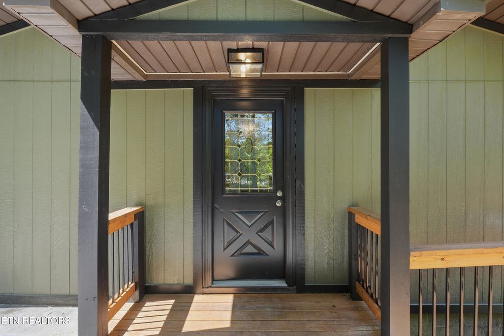 Photo of 118 Clark Lane, Harriman, TN 37748 (MLS # 1338039)