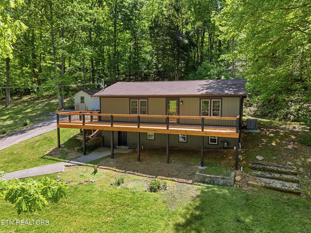 Photo of 118 Clark Lane, Harriman, TN 37748 (MLS # 1338039)