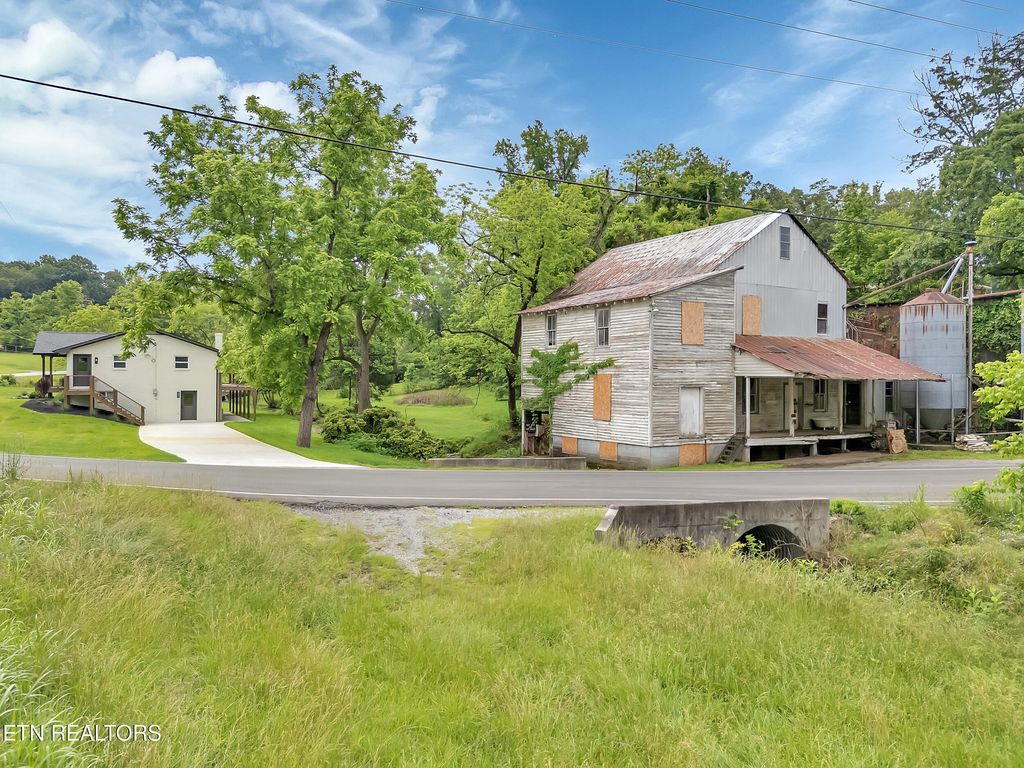 Photo of 331 Clover Hill Rd, Maryville, TN 37801 (MLS # 1332550)