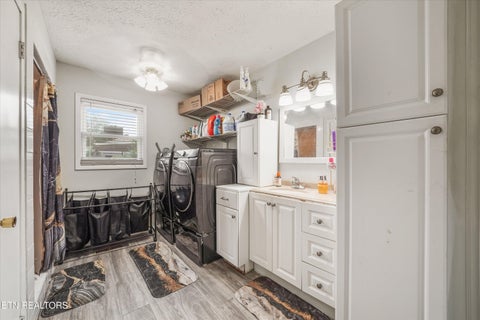 Tiny photo for 127 Athens Rd, Oak Ridge, TN 37830 (MLS # 1331077)