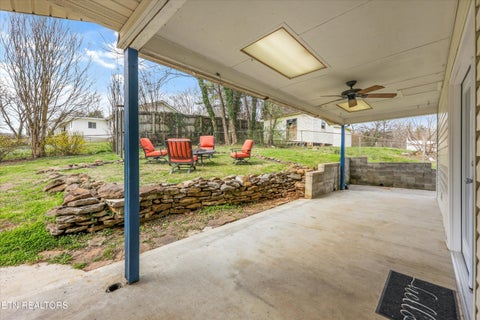 Tiny photo for 127 Athens Rd, Oak Ridge, TN 37830 (MLS # 1331077)