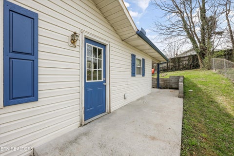 Tiny photo for 127 Athens Rd, Oak Ridge, TN 37830 (MLS # 1331077)