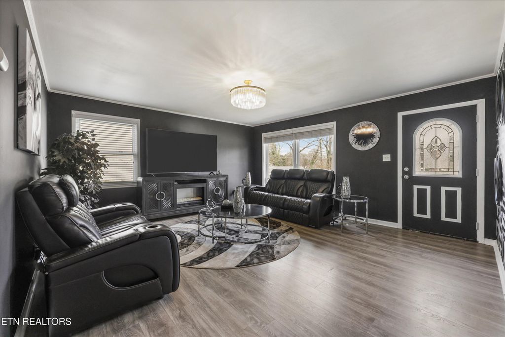 Photo of 127 Athens Rd, Oak Ridge, TN 37830 (MLS # 1331077)