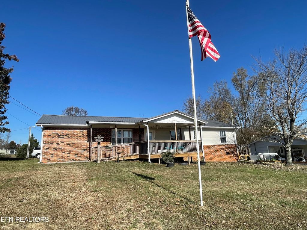 Photo of 303 Curtis Rd, Tellico Plains, TN 37385 (MLS # 1321783)