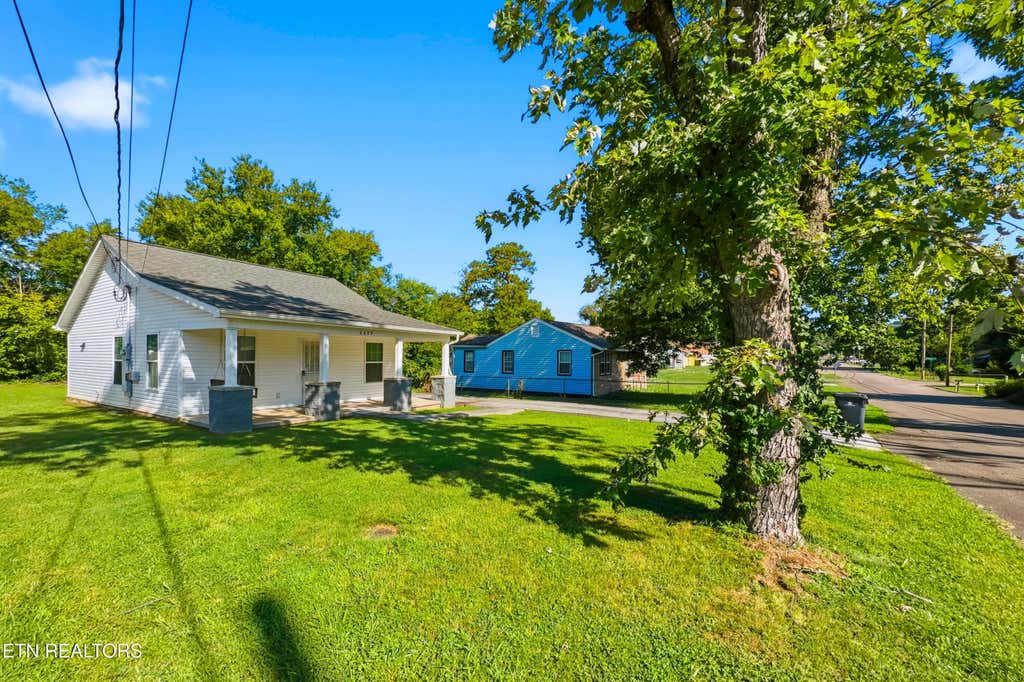 Photo of 2609 NW Chillicothe St St, Knoxville, TN 37921 (MLS # 1351031)