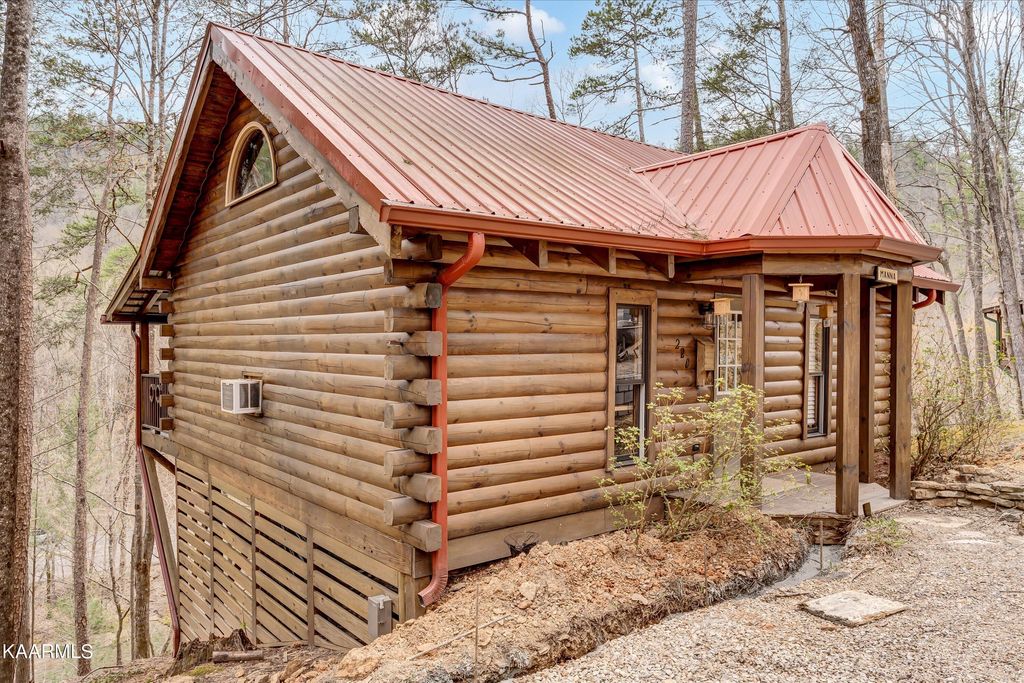 Photo of 220 Parkline Way, Townsend, TN 37882 (MLS # 1221068)