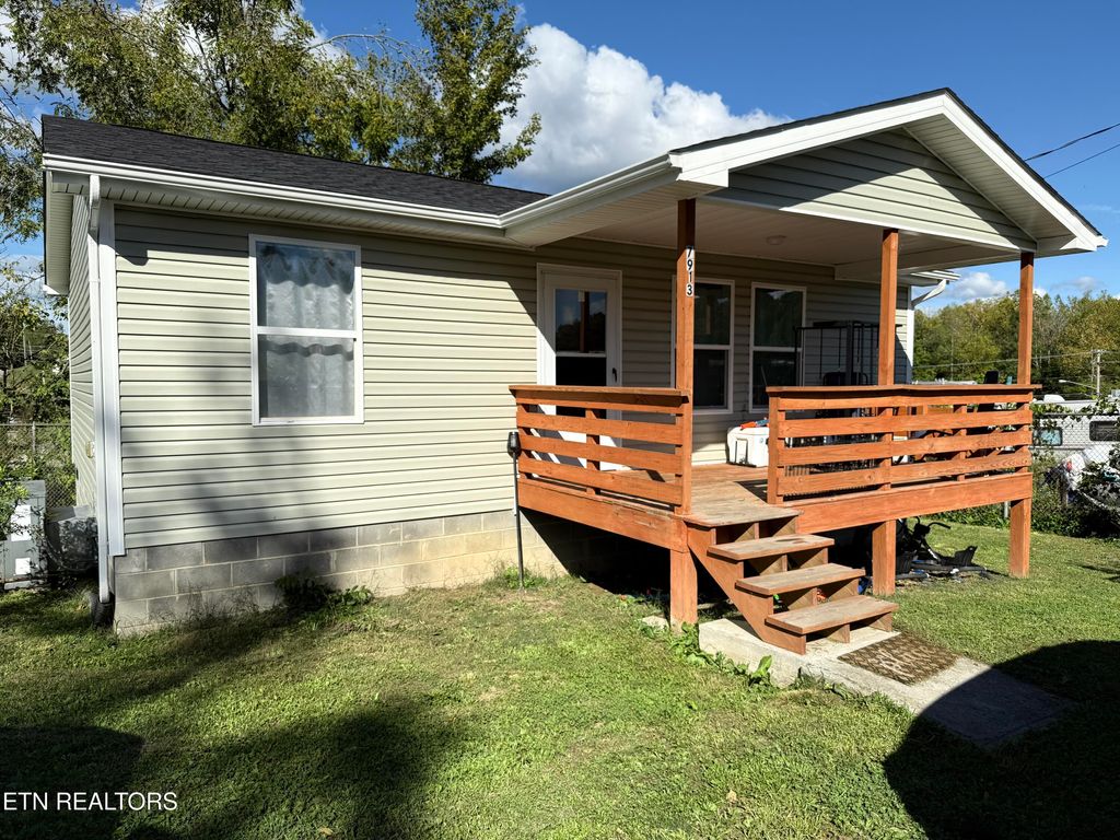 Photo of 7913 Morgan Co Hwy, Sunbright, TN 37872 (MLS # 1317188)