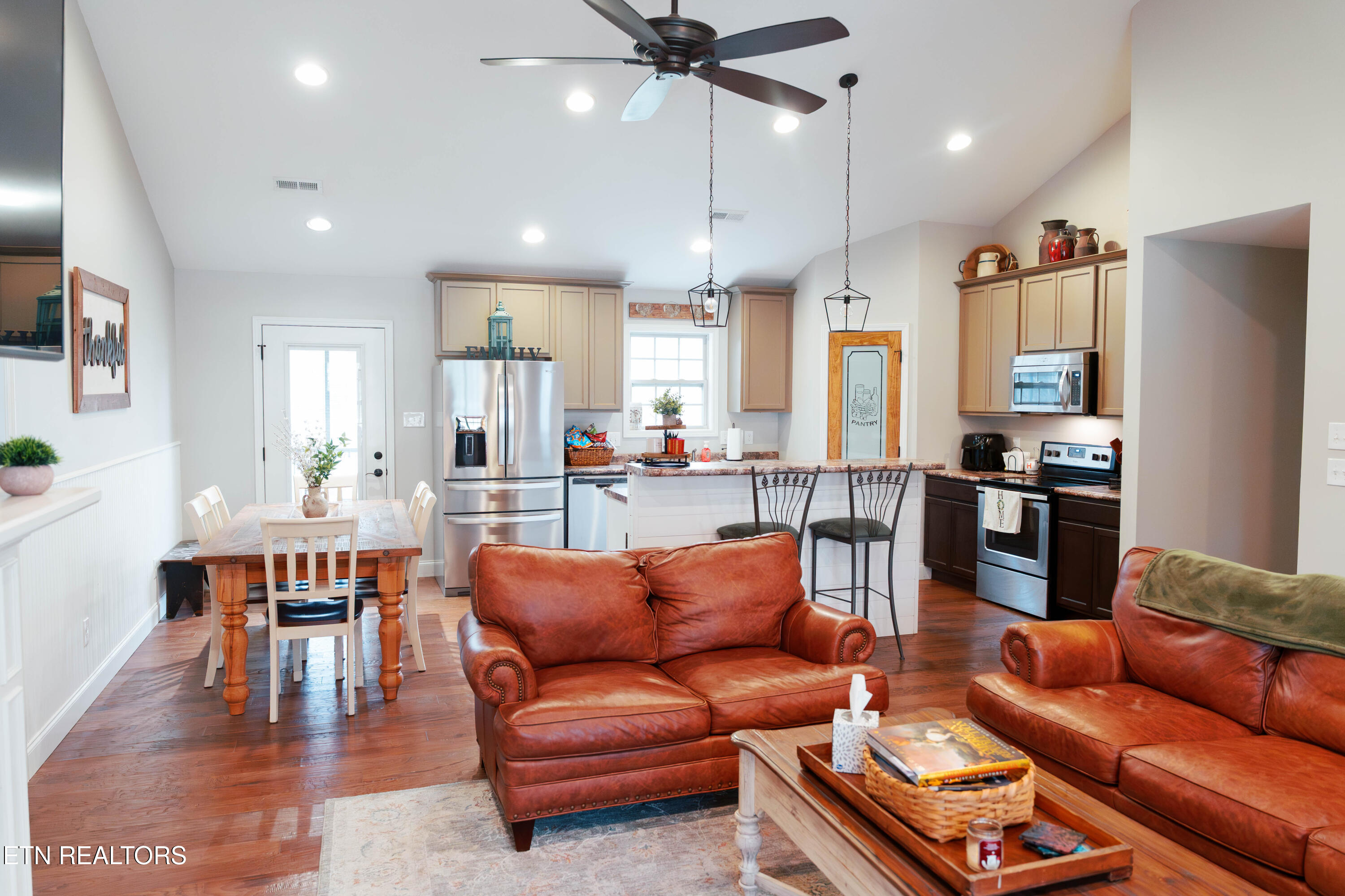 7248 Thornbrook Lane