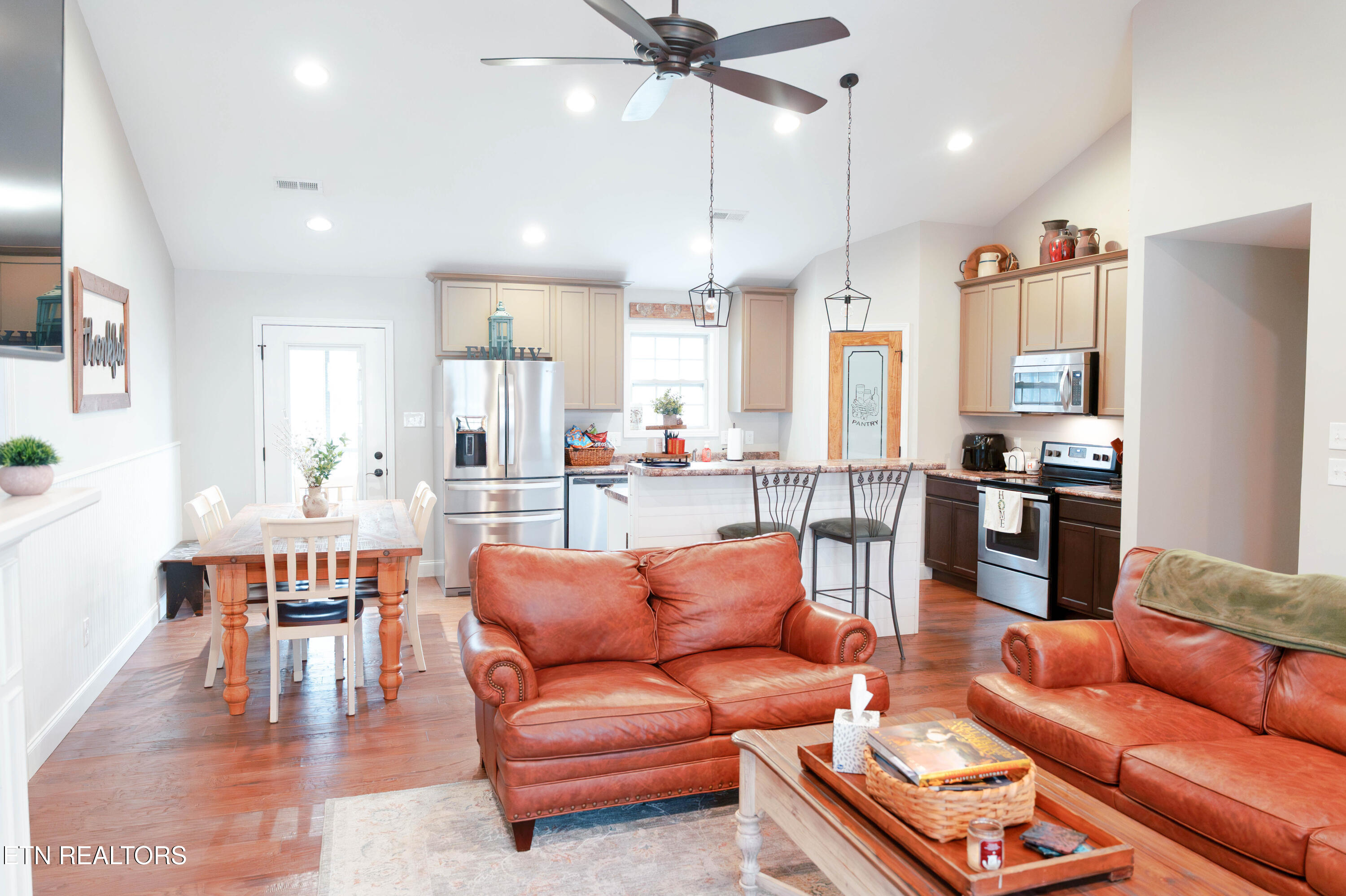 7248 Thornbrook Lane