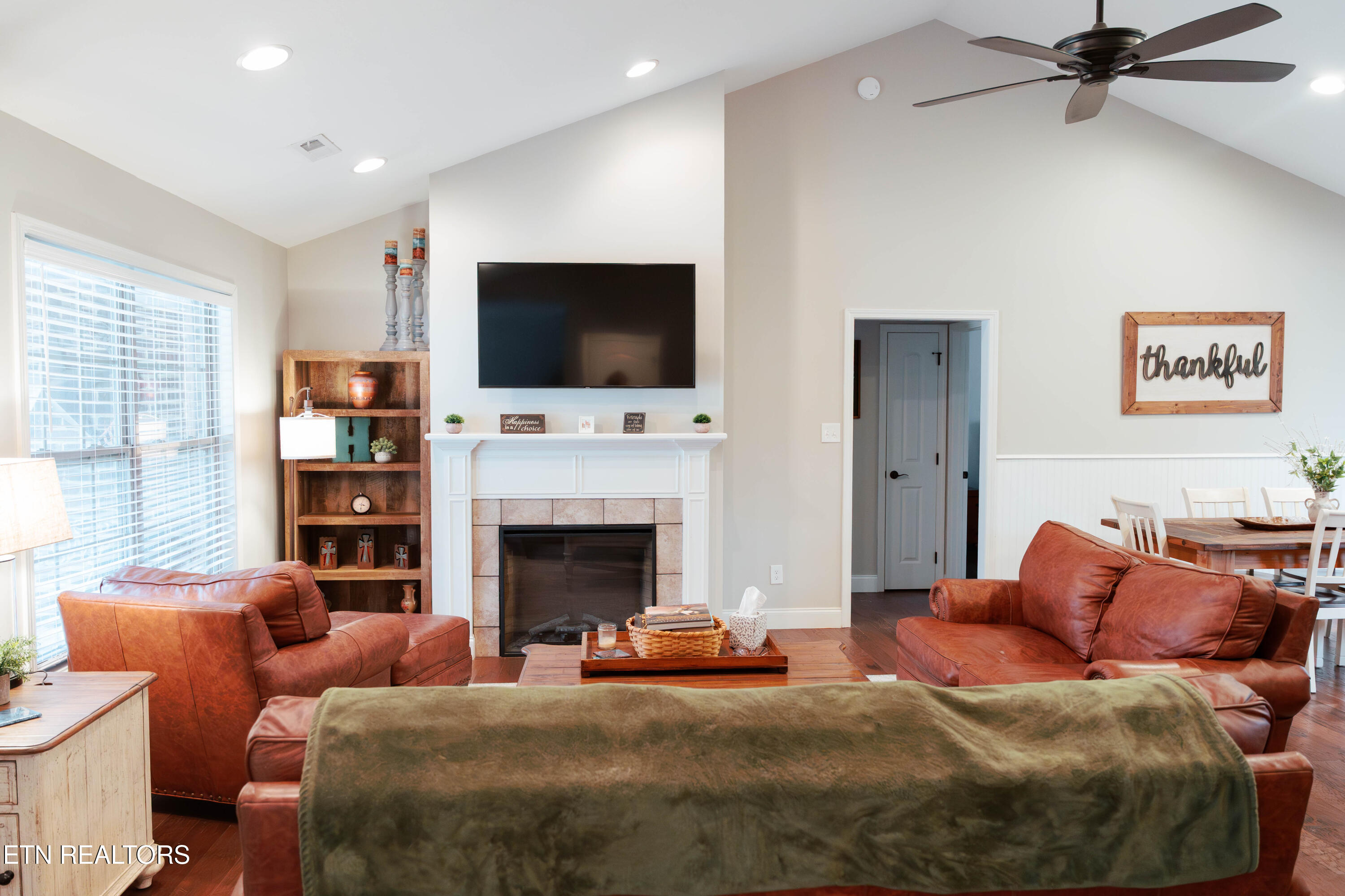 7248 Thornbrook Lane