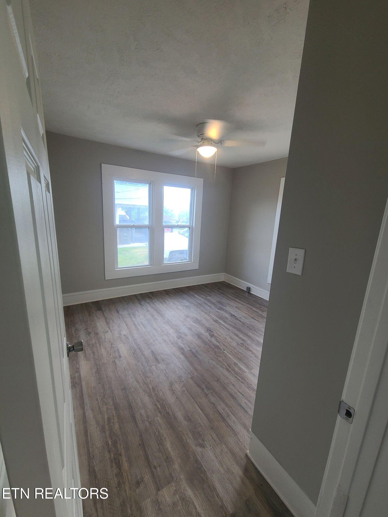 124 Pickering St - Photo 3