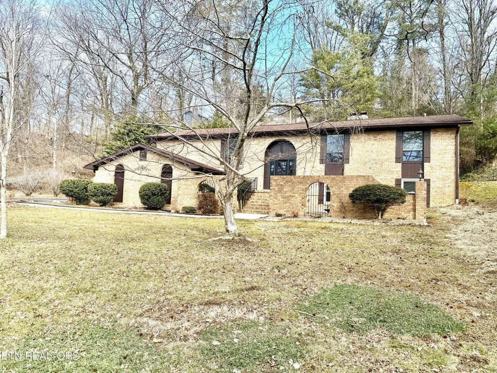 Photo of 135 Palisades Drive, Signal Mountain, TN 37377 (MLS # 1333642)