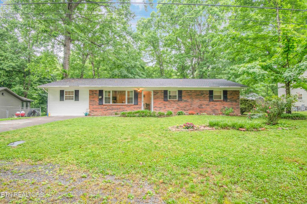 Photo of 223 White Oak Lane, Heiskell, TN 37754 (MLS # 1341028)