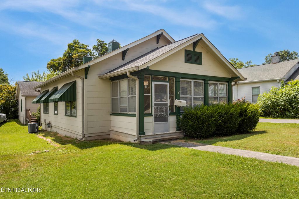 Photo of 1643 Maury St, Alcoa, TN 37701 (MLS # 1307993)