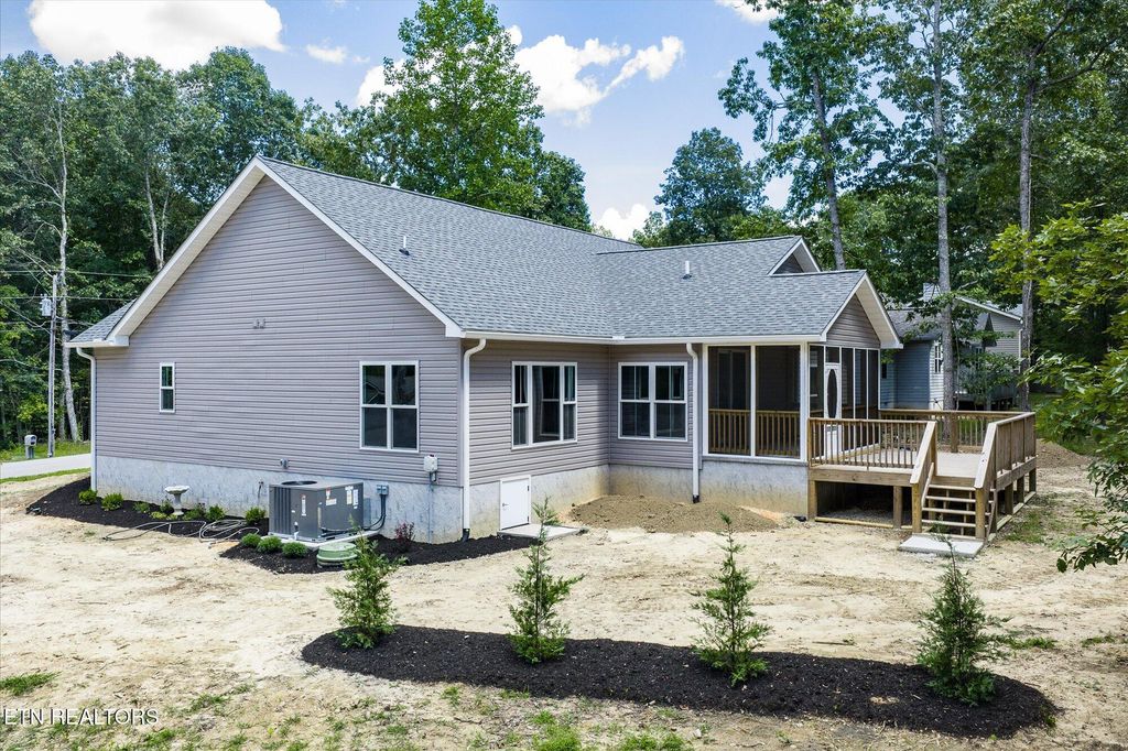 Photo of 145 Lakeside Drive, Crossville, TN 38558 (MLS # 1297532)