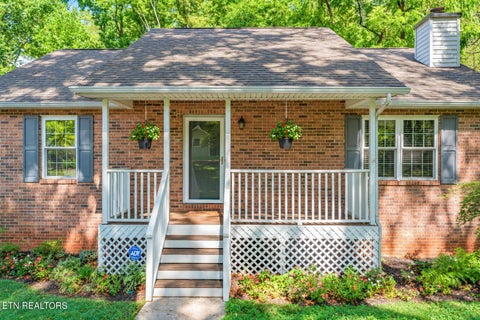 Photo of 804 Fairfield Rd, Knoxville, TN 37919 (MLS # 1355093)
