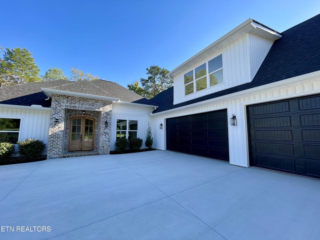 Photo of 141 Saloli Way, Loudon, TN 37774 (MLS # 1358095)