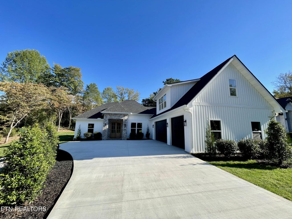 Photo of 141 Saloli Way, Loudon, TN 37774 (MLS # 1358095)