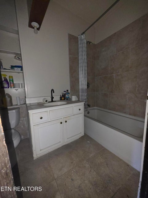 Tiny photo for 900 W Broadway St, Lenoir City, TN 37771 (MLS # 1359262)