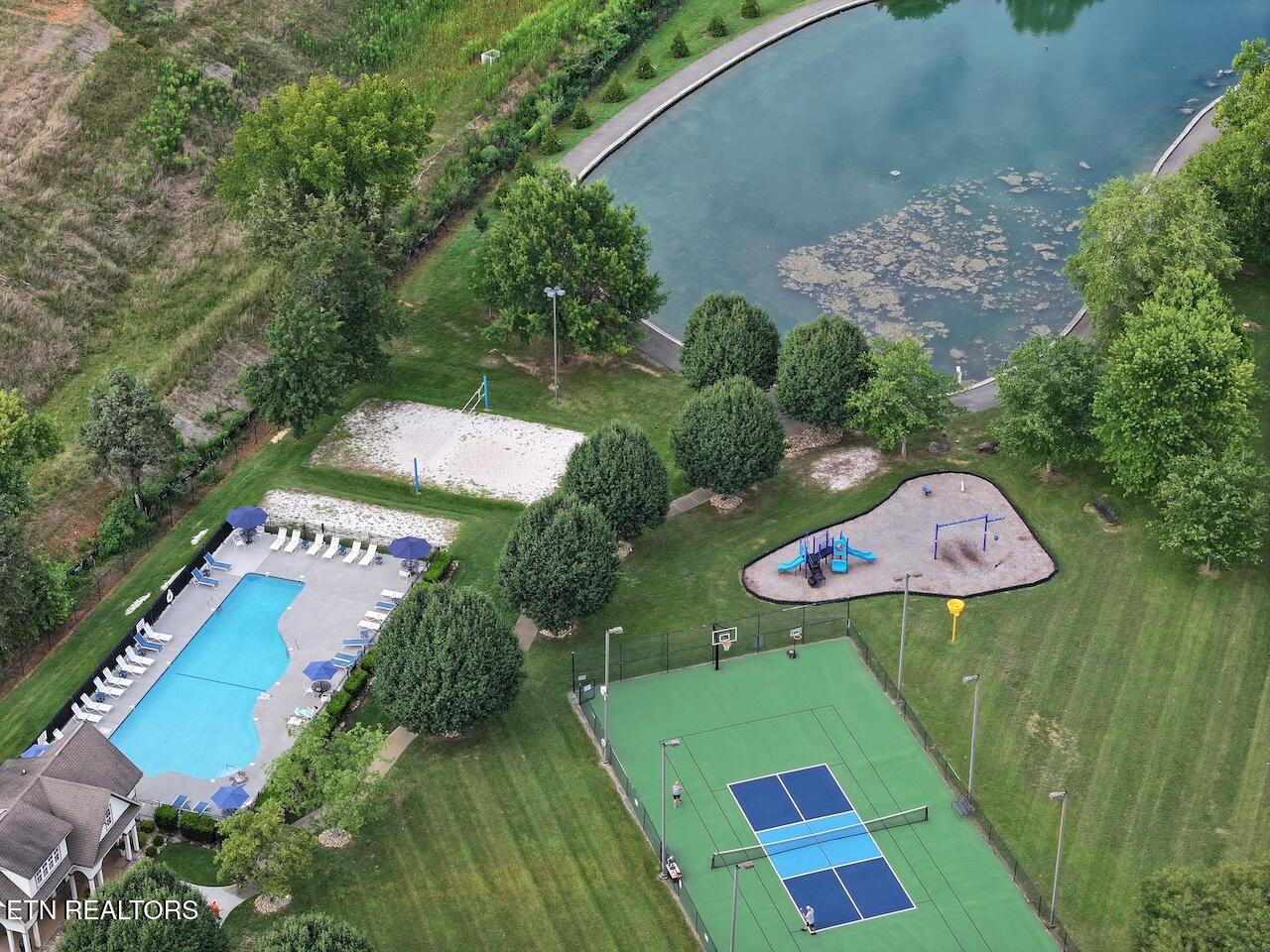 416 Kensington Drive