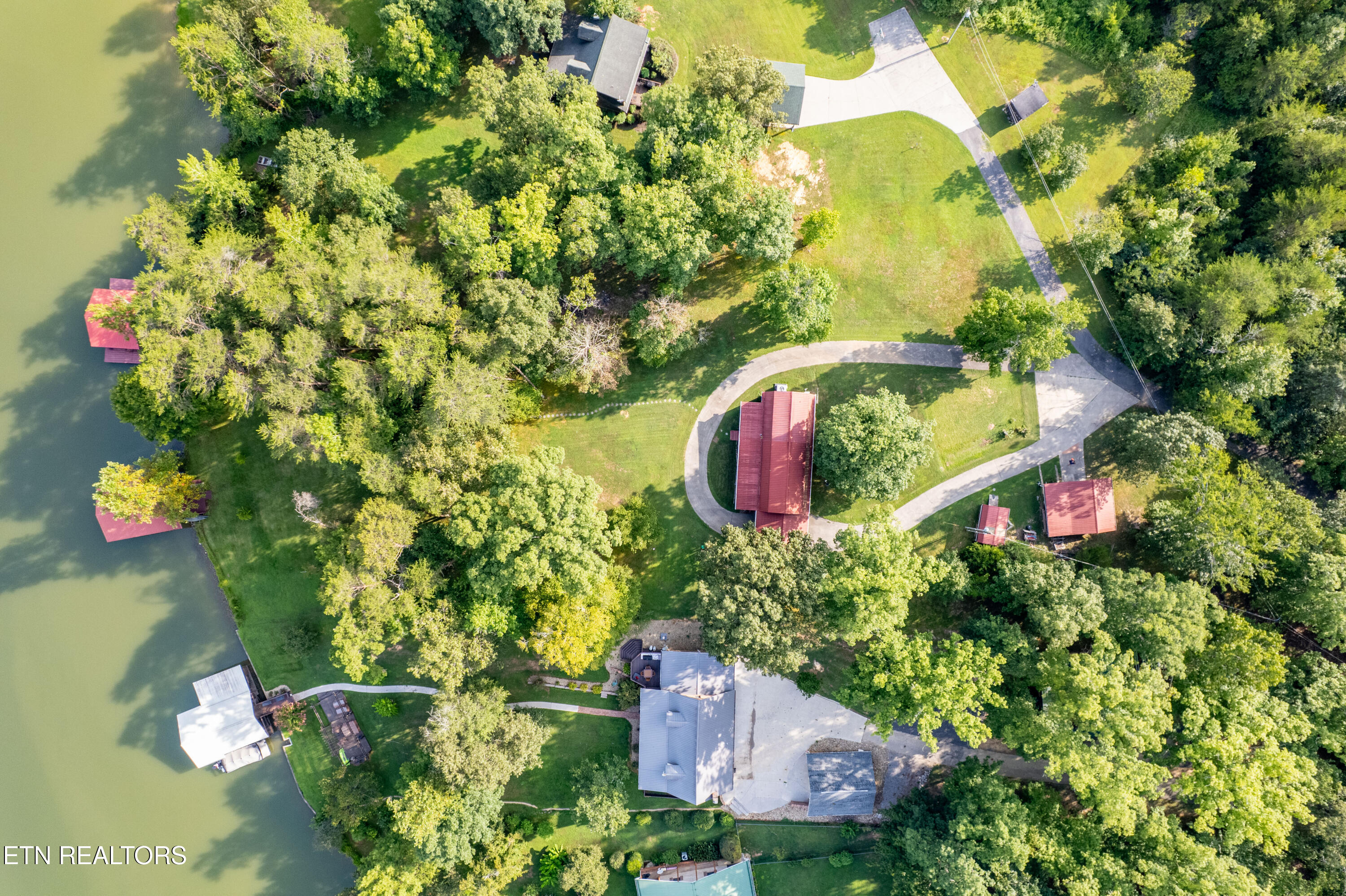 222 Cedar Pointe Lane