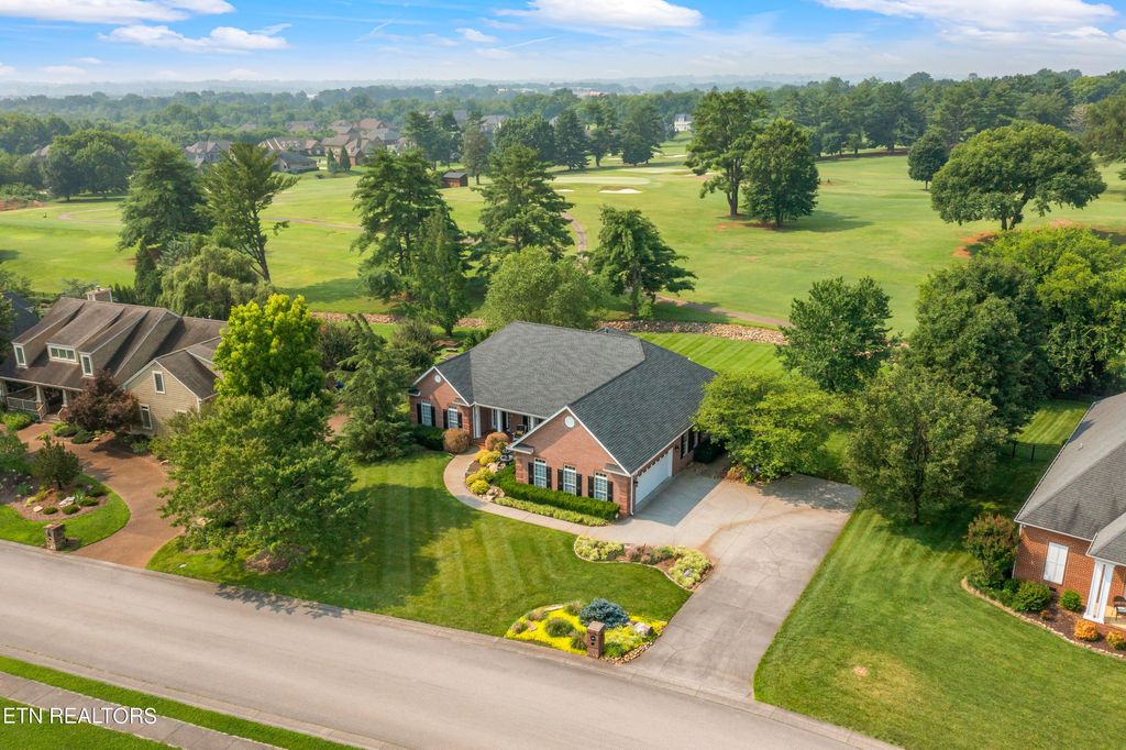 Photo of 1517 Aberdeen Drive Dr, Alcoa, TN 37701 (MLS # 1258873)